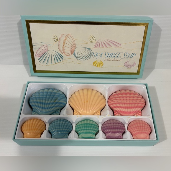 Other - NEW VINTAGE SEA SHELL SOAP BY